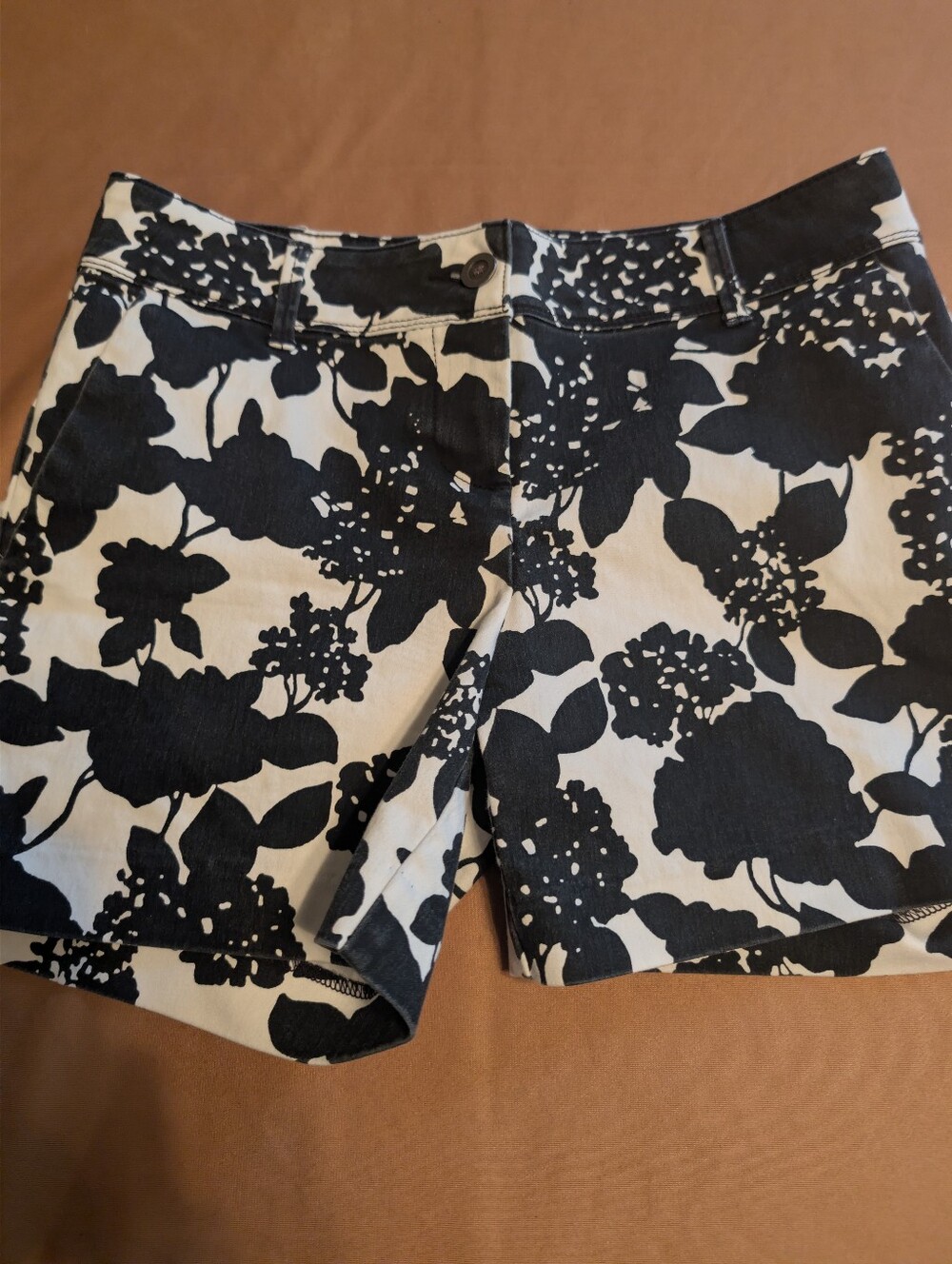 The Limited Basic Tailored Shorts- Black and White Floral - Picture 4 of 12